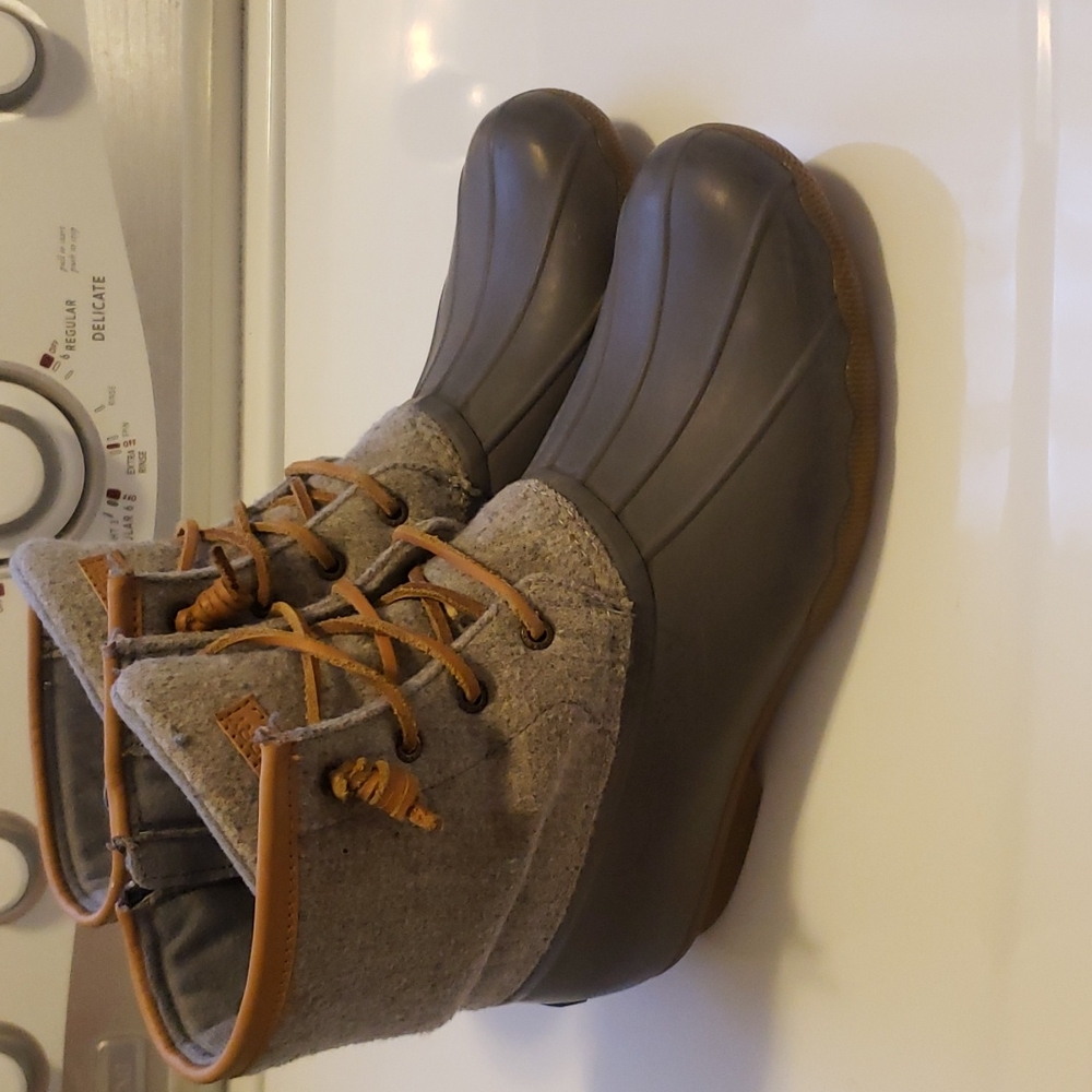 Sperry winter boots